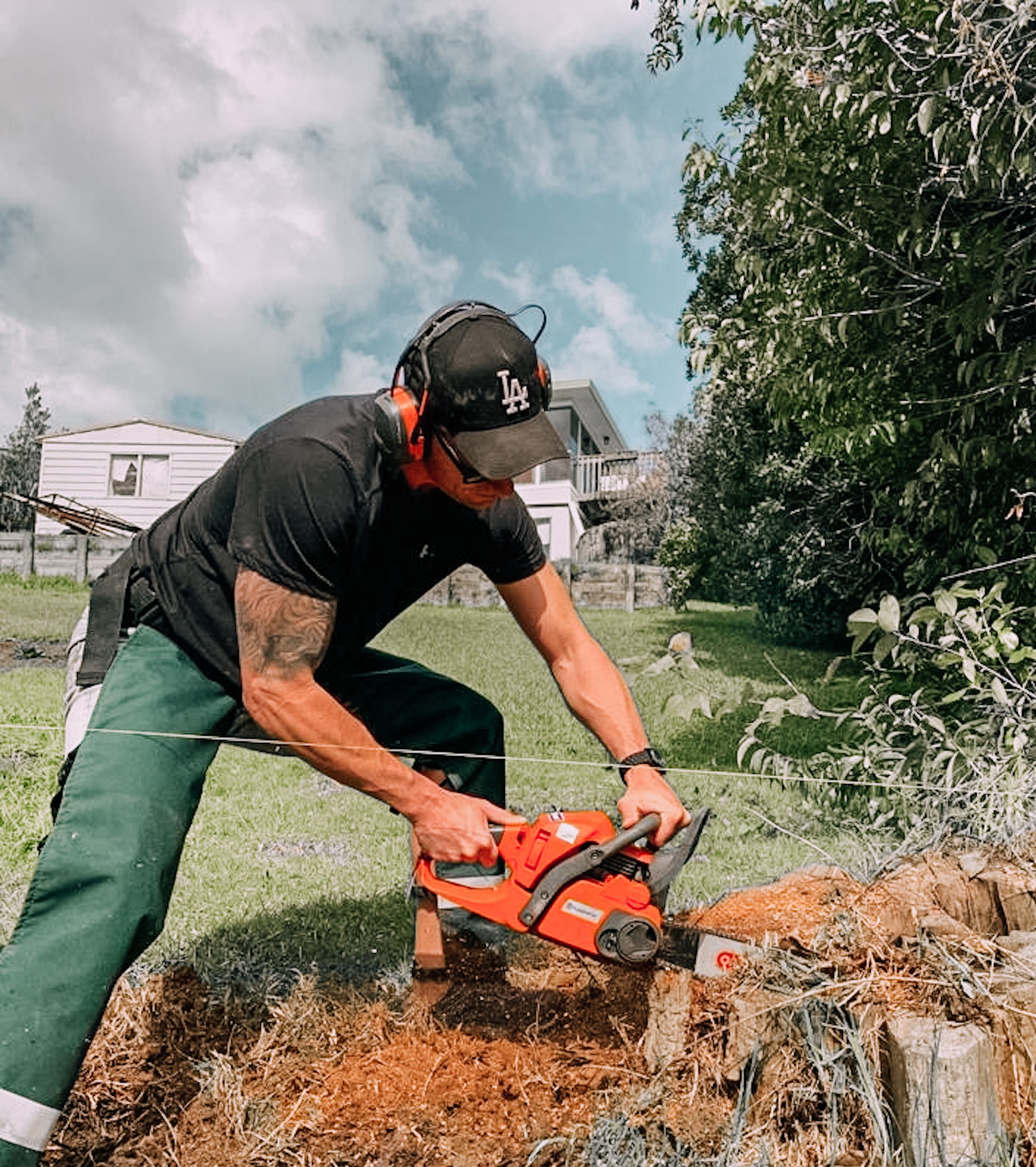 Electric chainsaw hire store near me